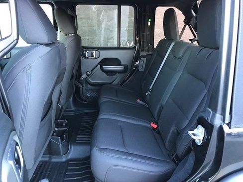 Used 2018 Jeep Wrangler Unlimited Sport image 7