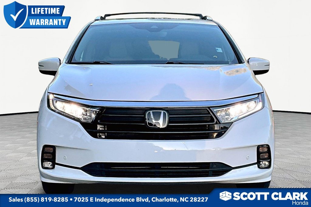 Used 2024 Honda Odyssey Elite image 2