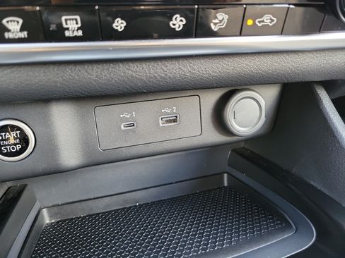 Certified 2023 Nissan Rogue SV FWD image 28