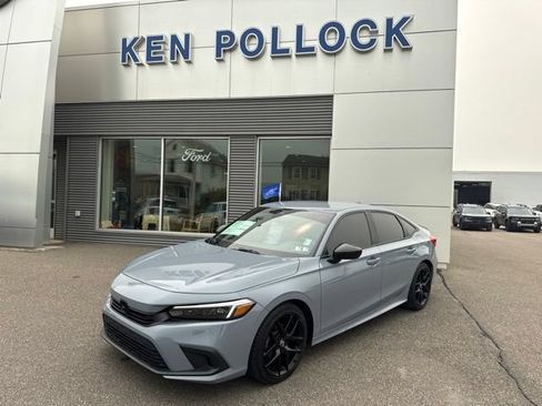 Used 2022 Honda Civic Sport image 2