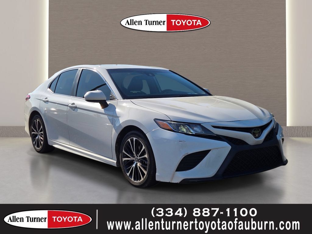 Used 2019 Toyota Camry SE FWD image 1