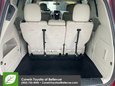 Used 2012 Chrysler Town & Country Touring w/ Entertainment Group #1 FWD image 19