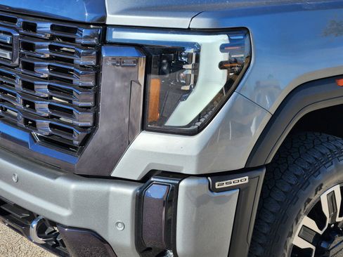 Certified 2024 GMC Sierra 2500 Denali Ultimate AWD/4WD image 28