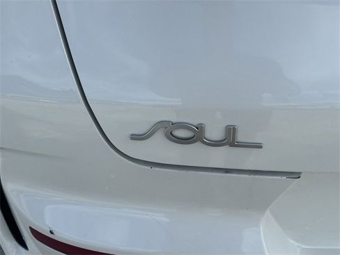 Certified 2022 Kia Soul GT-Line image 12