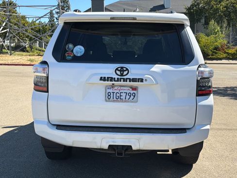 Used 2019 Toyota 4Runner SR5 AWD/4WD image 5