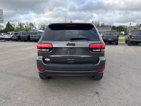 Used 2020 Jeep Grand Cherokee Altitude AWD/4WD image 4