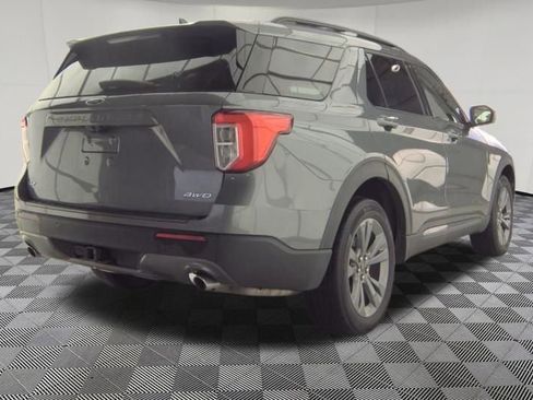 Used 2022 Ford Explorer XLT w/ Equipment Group 202A image 3