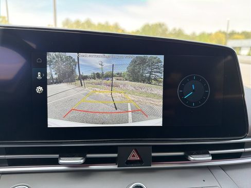 Used 2025 Hyundai Elantra SEL FWD image 11