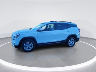 Used 2024 GMC Terrain SLE w/ Driver Convenience Package video 4