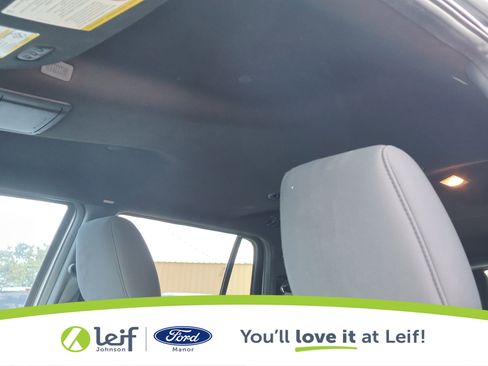 Used 2015 Ford Expedition XLT image 13