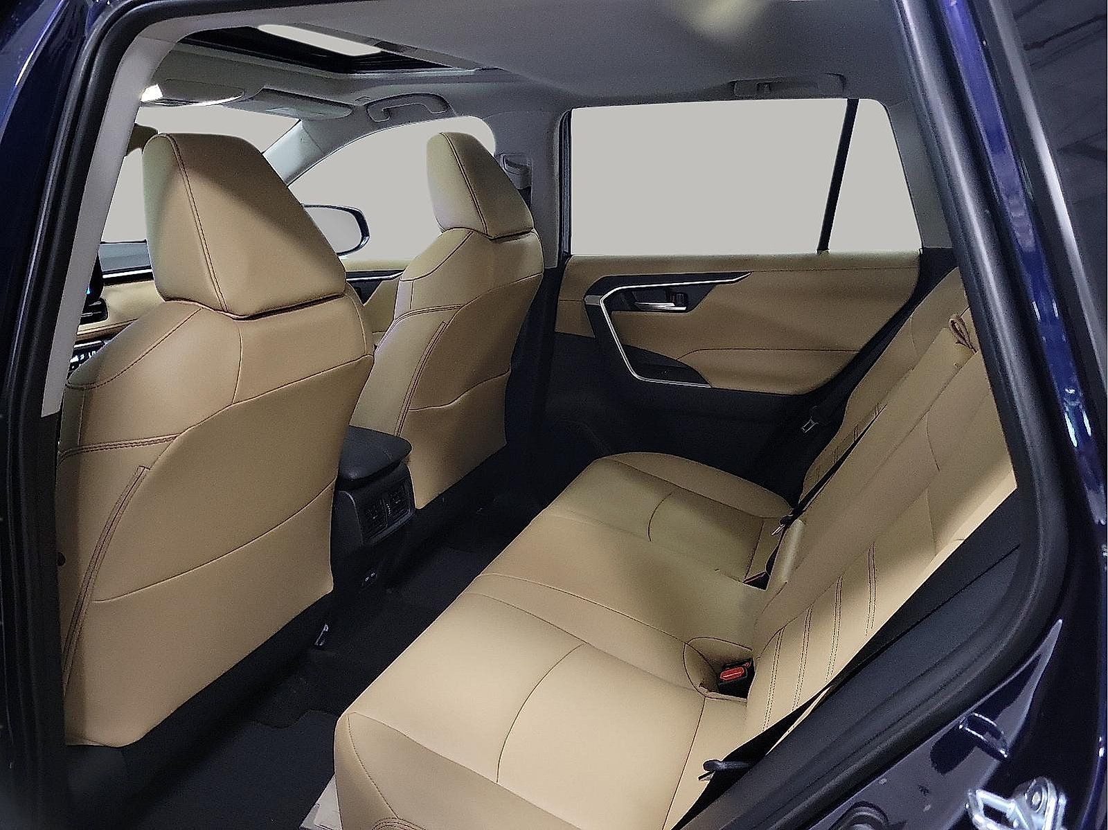 Used 2025 Toyota RAV4 XLE Premium w/ Weather Package FWD image 8