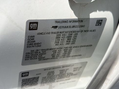 Used 2024 GMC Sierra 1500 AT4 w/ Technology Package AWD/4WD image 24
