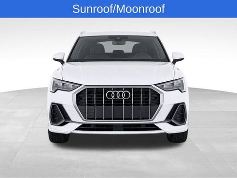 Used 2020 Audi Q3 2.0T Premium w/ Convenience Package AWD/4WD image 5
