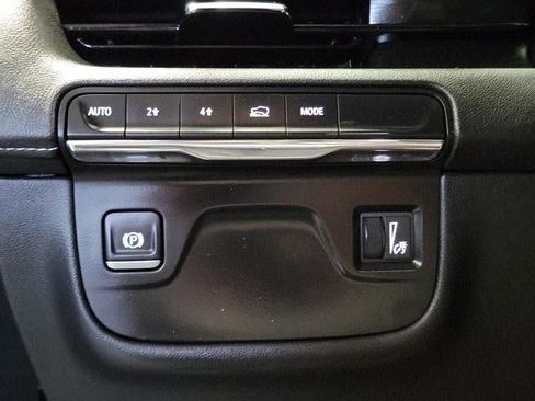 Certified 2024 Cadillac Escalade ESV Luxury image 28