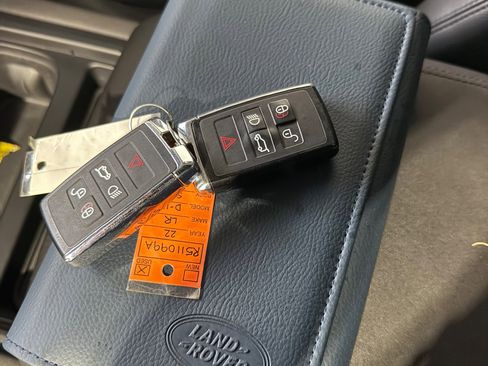 Used 2022 Land Rover Defender 110 S image 53