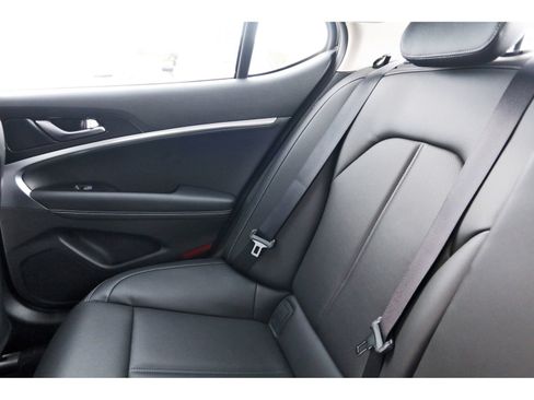 Used 2026 Genesis G70 2.5T AWD/4WD image 13