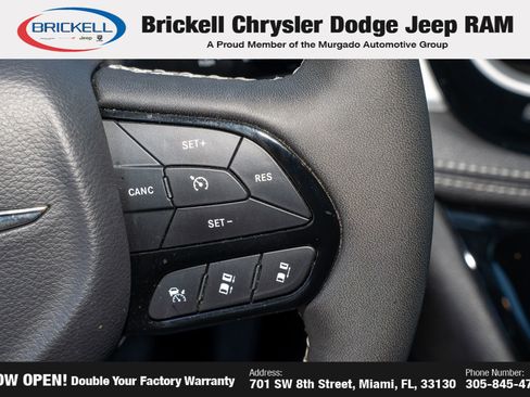 Used 2024 Chrysler Pacifica Limited FWD image 31
