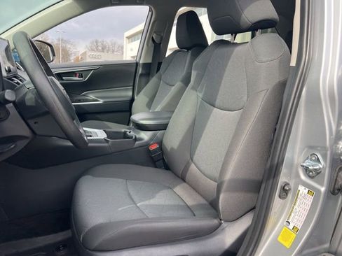 Used 2024 Toyota RAV4 XLE image 21