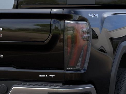 New 2026 GMC Sierra 2500 SLT AWD/4WD image 11