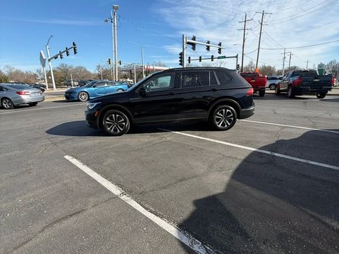 Used 2022 Volkswagen Tiguan S image 59