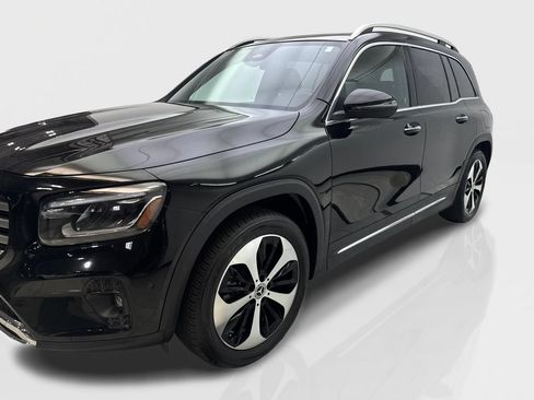 Used 2025 Mercedes-Benz GLB 250 4MATIC image 11
