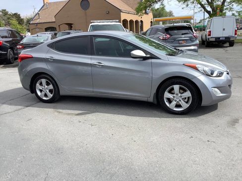 Used 2013 Hyundai Elantra GLS w/ Preferred Pkg FWD image 9