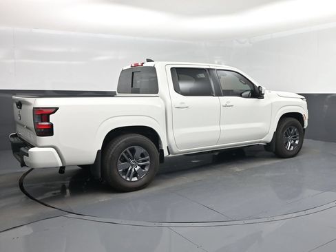 Used 2026 Nissan Frontier SV w/ SV Convenience Package RWD image 3