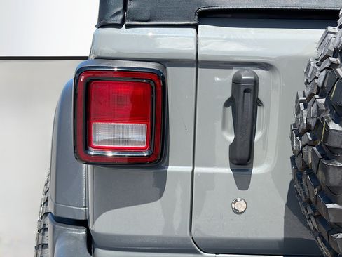 Used 2021 Jeep Wrangler Unlimited Sport AWD/4WD image 10