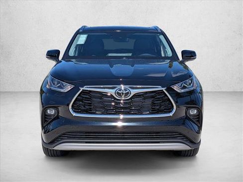 New 2026 Toyota Highlander Platinum AWD/4WD image 6