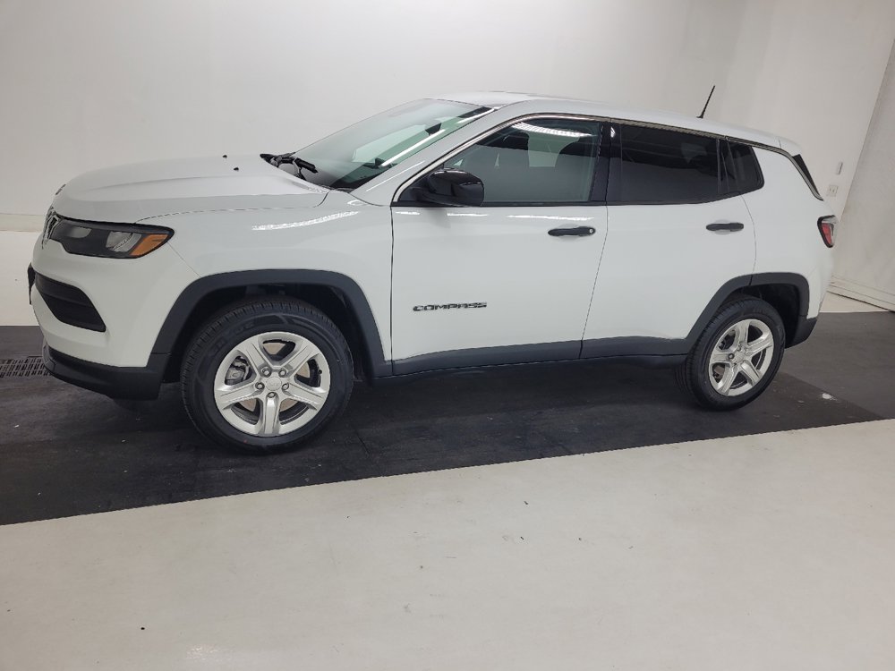 Used 2023 Jeep Compass Sport AWD/4WD image 2