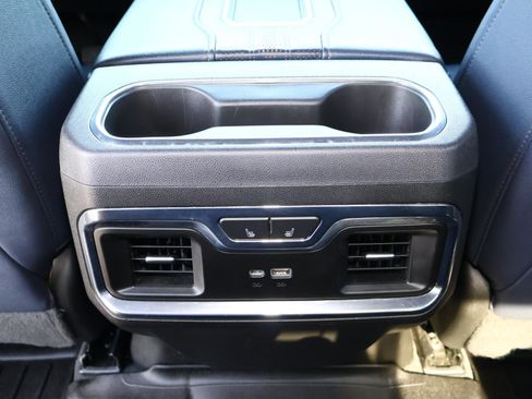 Used 2022 Chevrolet Silverado 1500 High Country image 15