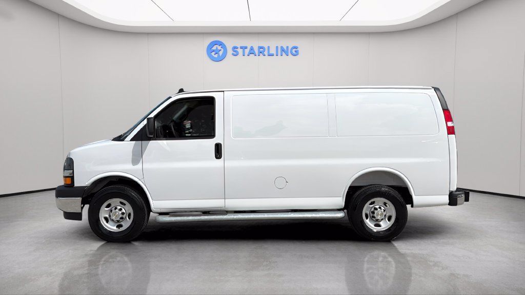 Used 2025 Chevrolet Express 2500 w/ Driver Convenience Package RWD image 5