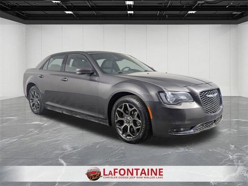 Certified 2018 Chrysler 300 S w/ Safetytec Plus Group image 7