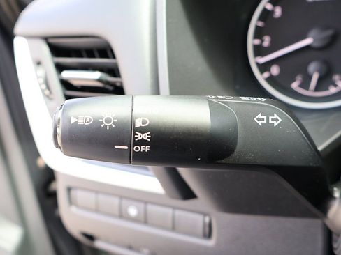 Used 2023 Nissan Rogue SV image 41