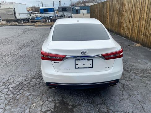 Used 2018 Toyota Avalon XLE w/ All Weather Liner Package image 6