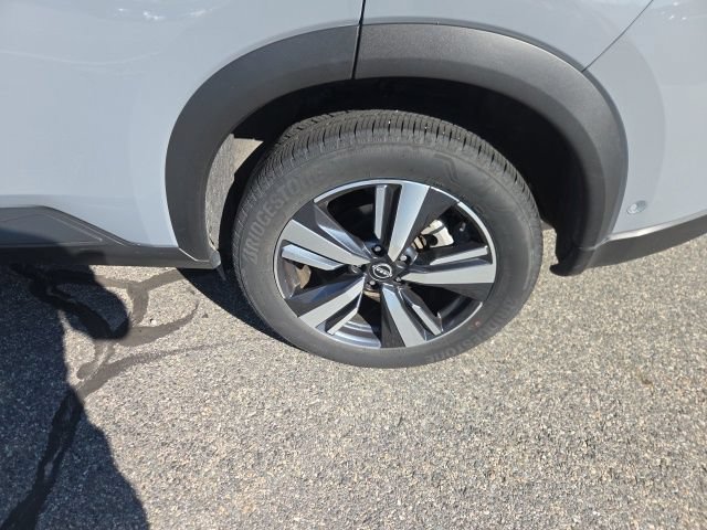 Used 2026 Nissan Rogue SL AWD/4WD image 9
