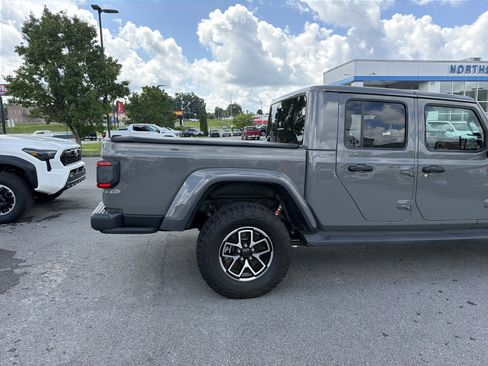 Used 2022 Jeep Gladiator Rubicon w/ LED Lighting Group AWD/4WD image 6