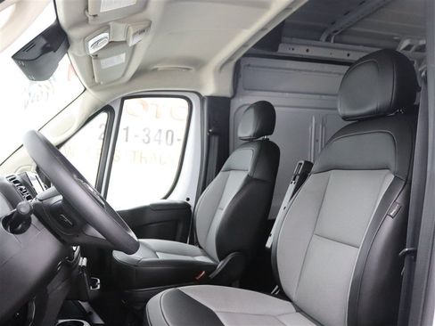 Used 2023 RAM ProMaster 2500 FWD image 13