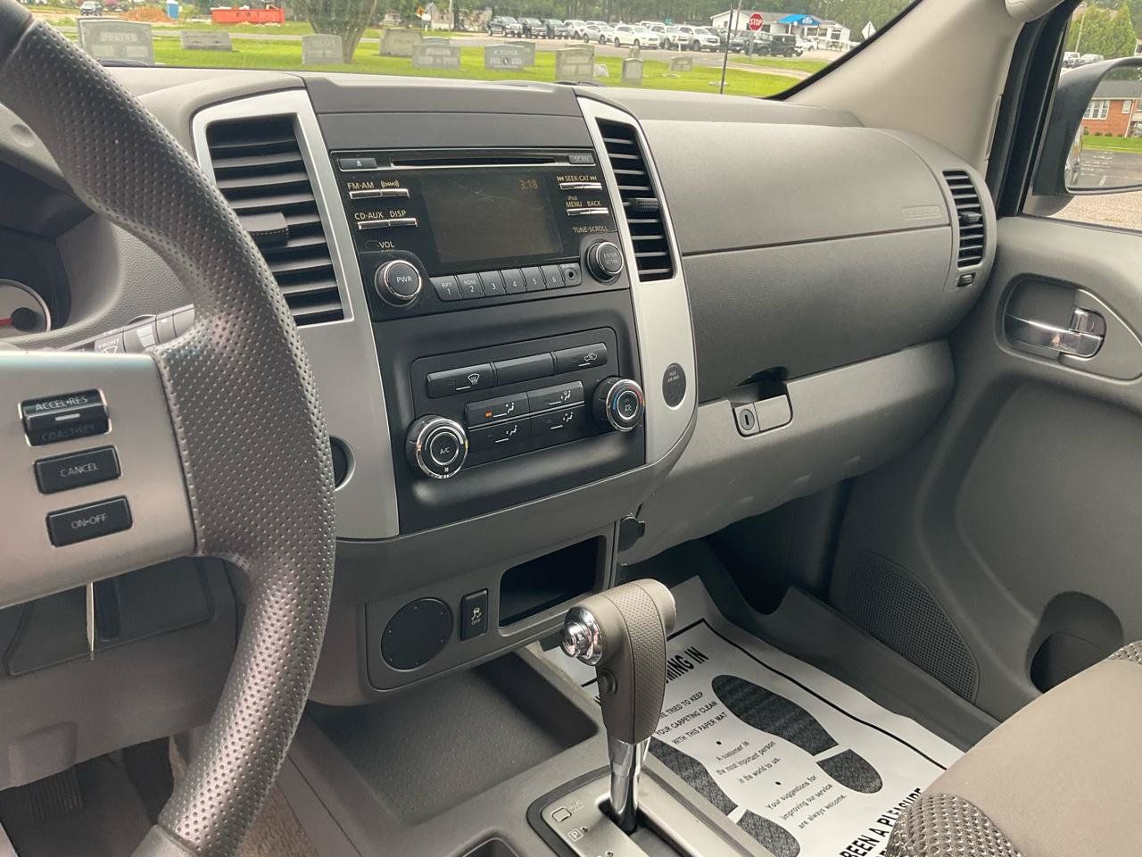 Used 2014 Nissan Frontier Desert Runner RWD image 23