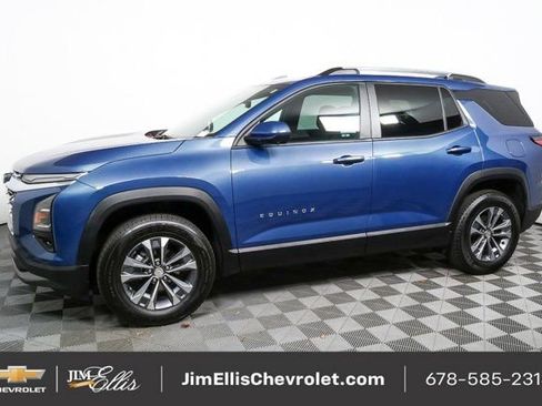 Used 2025 Chevrolet Equinox LT w/ Convenience Package II image 29