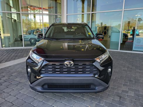 Used 2021 Toyota RAV4 XLE image 9