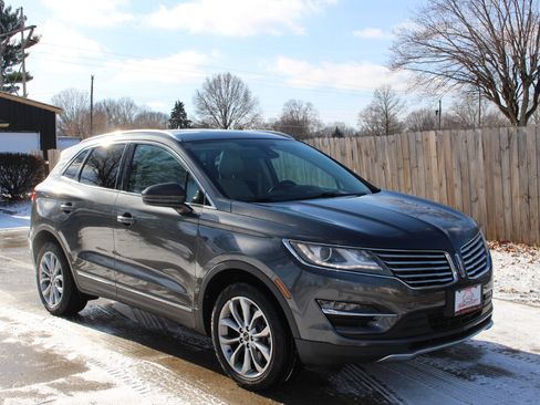 Used 2017 Lincoln MKC Select w/ Select Plus Package image 2