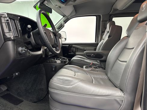 New 2026 GMC Savana 2500 w/ Driver Convenience Package RWD image 19