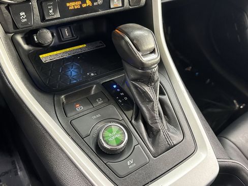Used 2020 Toyota RAV4 XSE image 24
