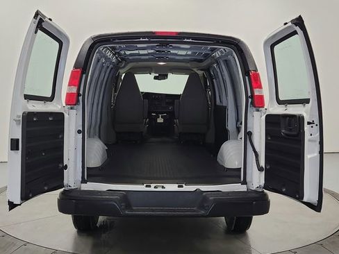 New 2026 Chevrolet Express 3500 RWD image 29