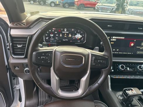 Used 2025 GMC Sierra 1500 Denali w/ Denali Reserve Package image 13