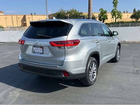 Used 2018 Toyota Highlander XLE FWD image 6