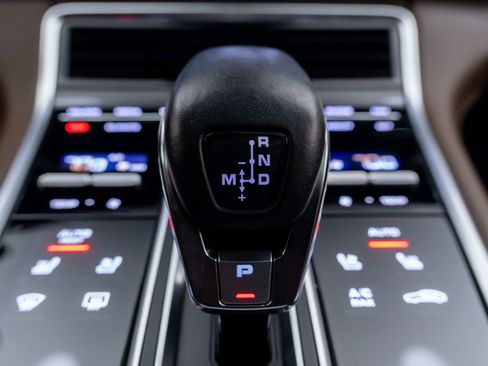 Used 2021 Porsche Panamera 4 w/ Premium Package AWD/4WD image 25