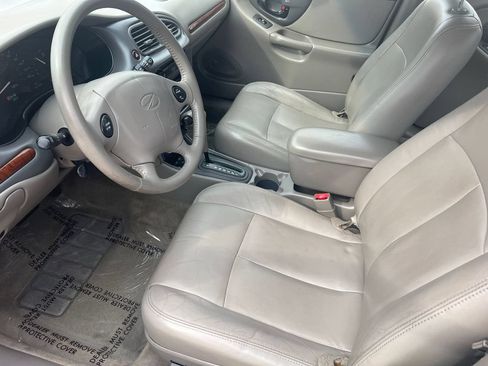 Used 1998 Oldsmobile Cutlass GLS FWD image 10