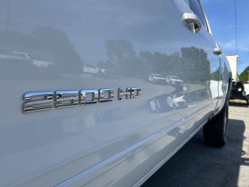Used 2019 Chevrolet Silverado 2500 LT AWD/4WD image 14